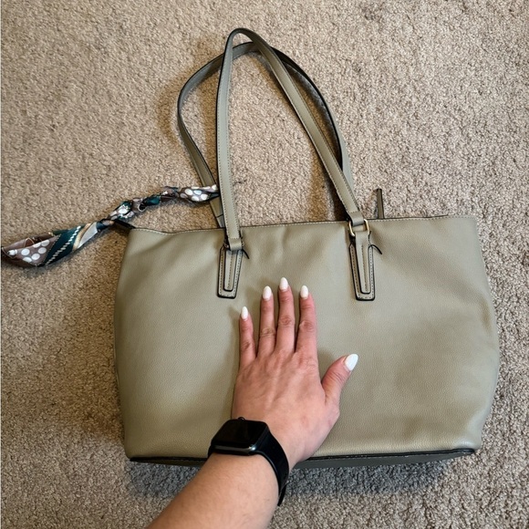 Kate & Alex Cuffaro Italian Design Beige Tote zip up bag - Picture 8 of 16